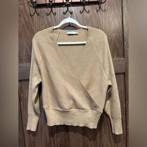 LUSH Sweater Size Small